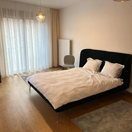 아파트 Luxurious 2 Bed Apt, Center *